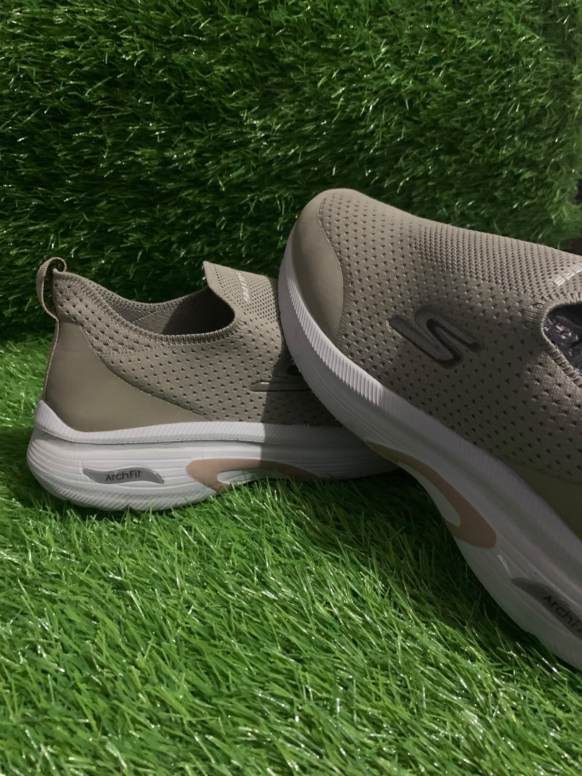 Skechers Slip-ins Arch Fit Walking Shoes